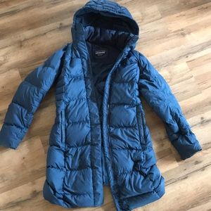 Patagonia Down With It Parka Size Small in  BLUE
